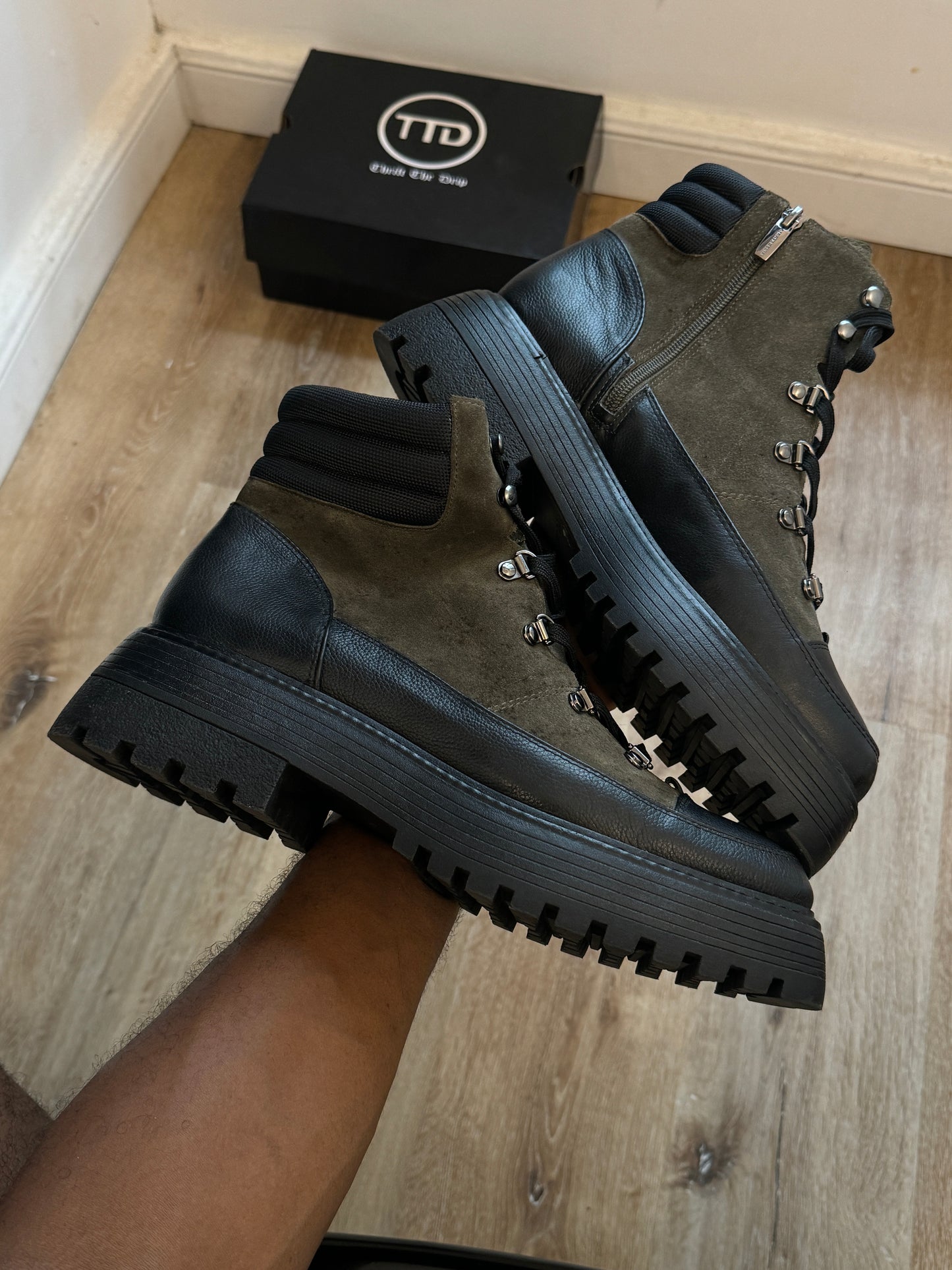 VINCI CAMUTO BOOTS
