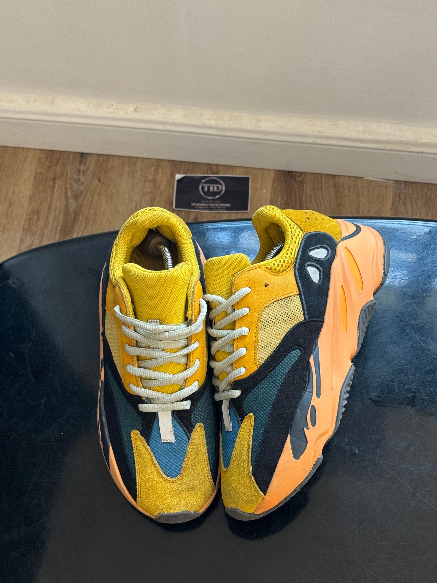 Yzy 700 sun