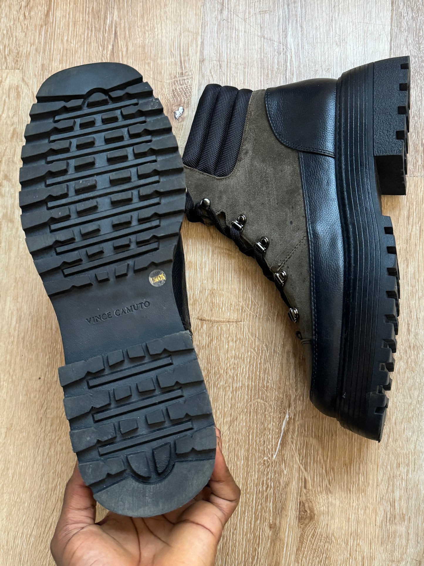 VINCI CAMUTO BOOTS