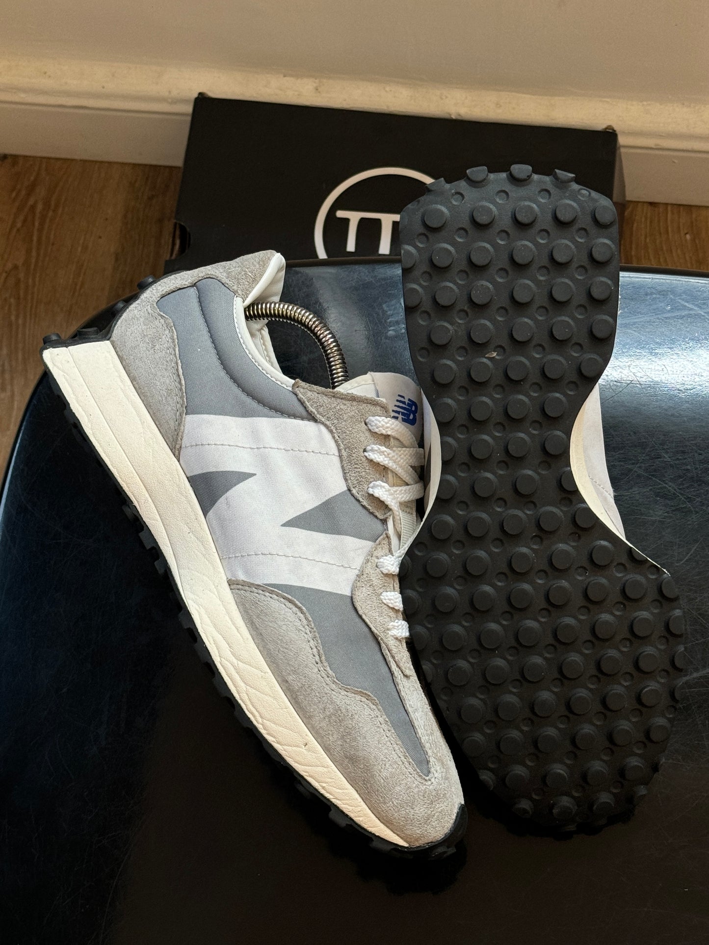 New Balance 327 Grey