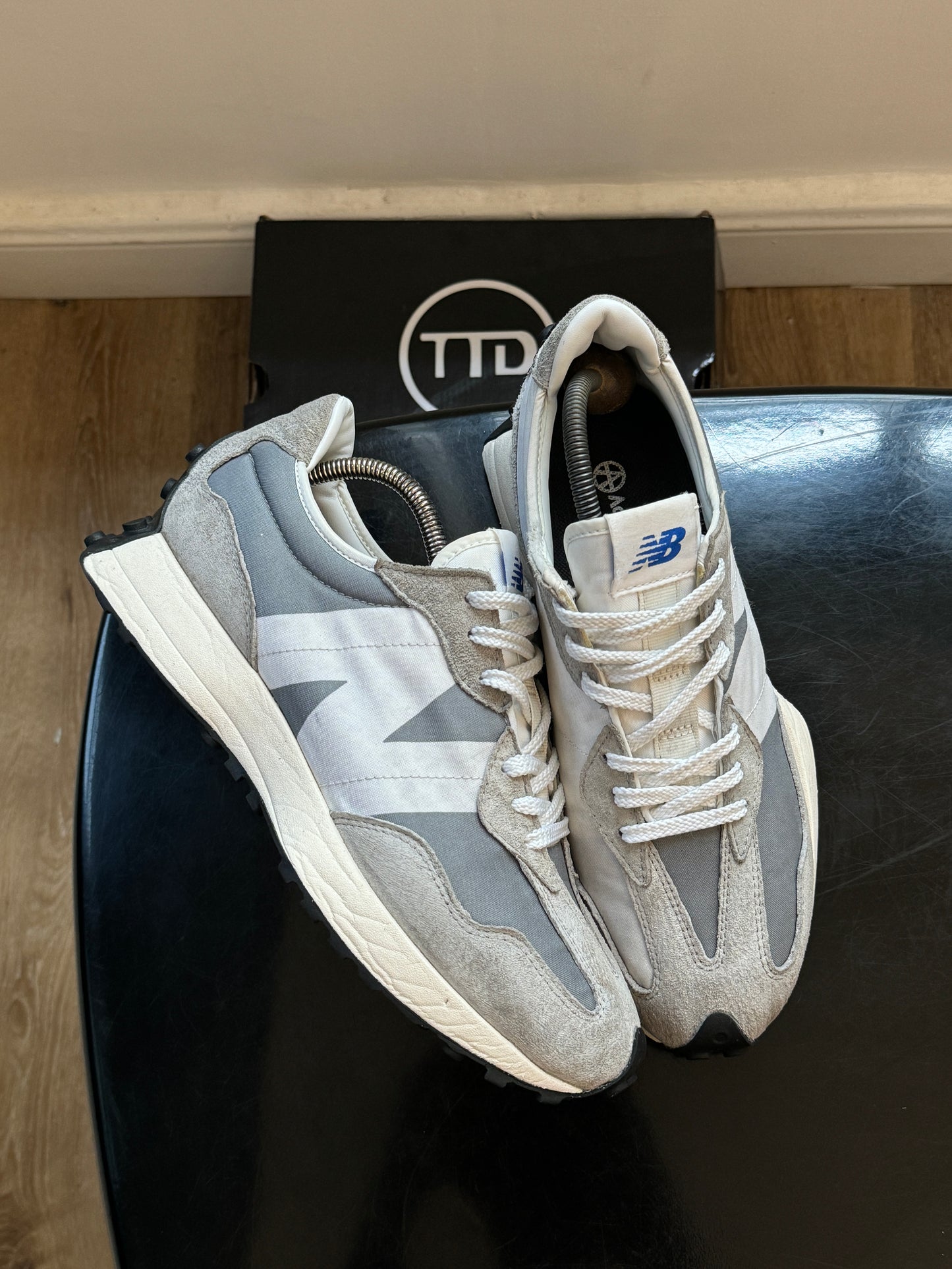 New Balance 327 Grey