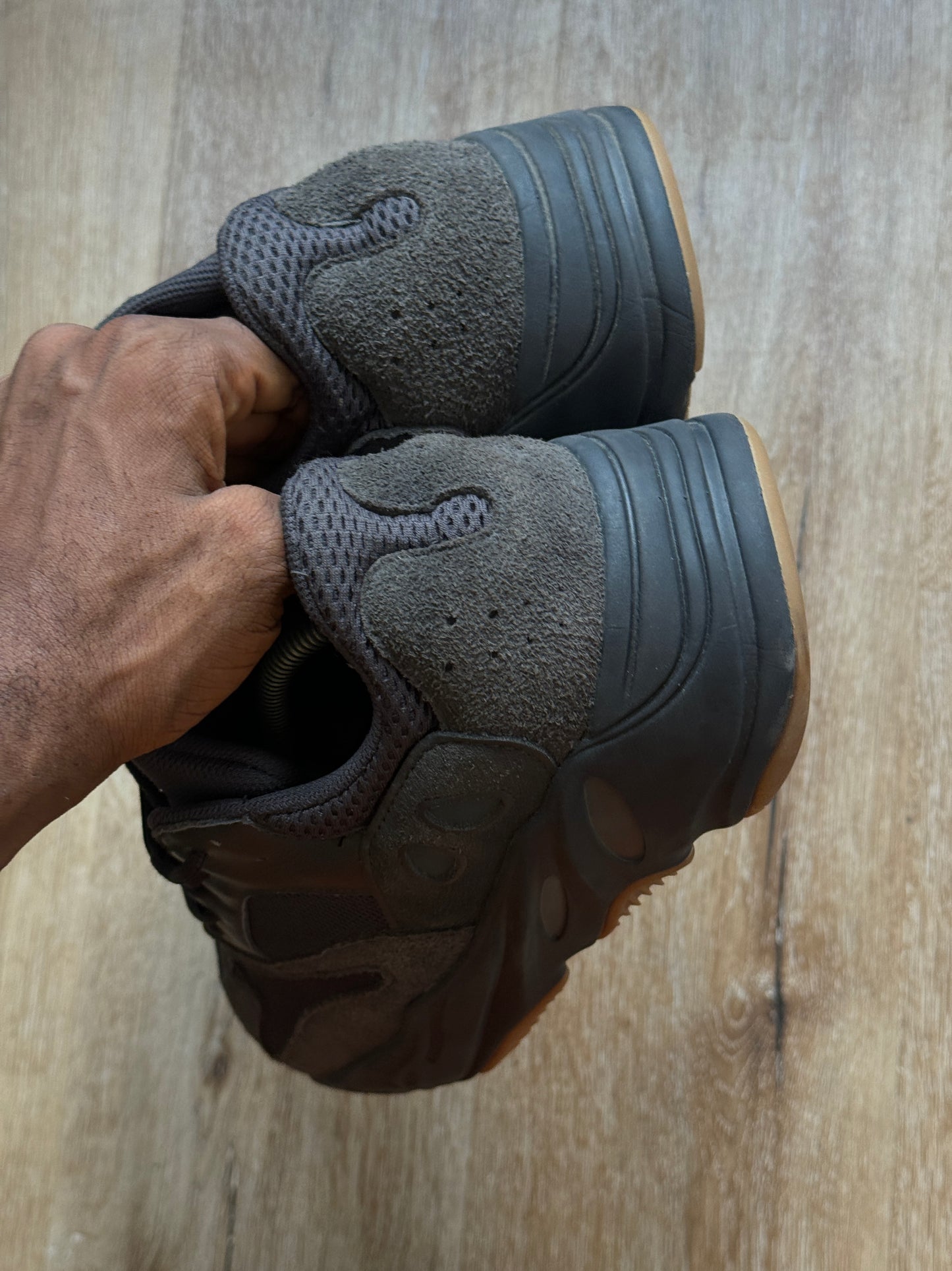 YZY 700 UTILITY Black