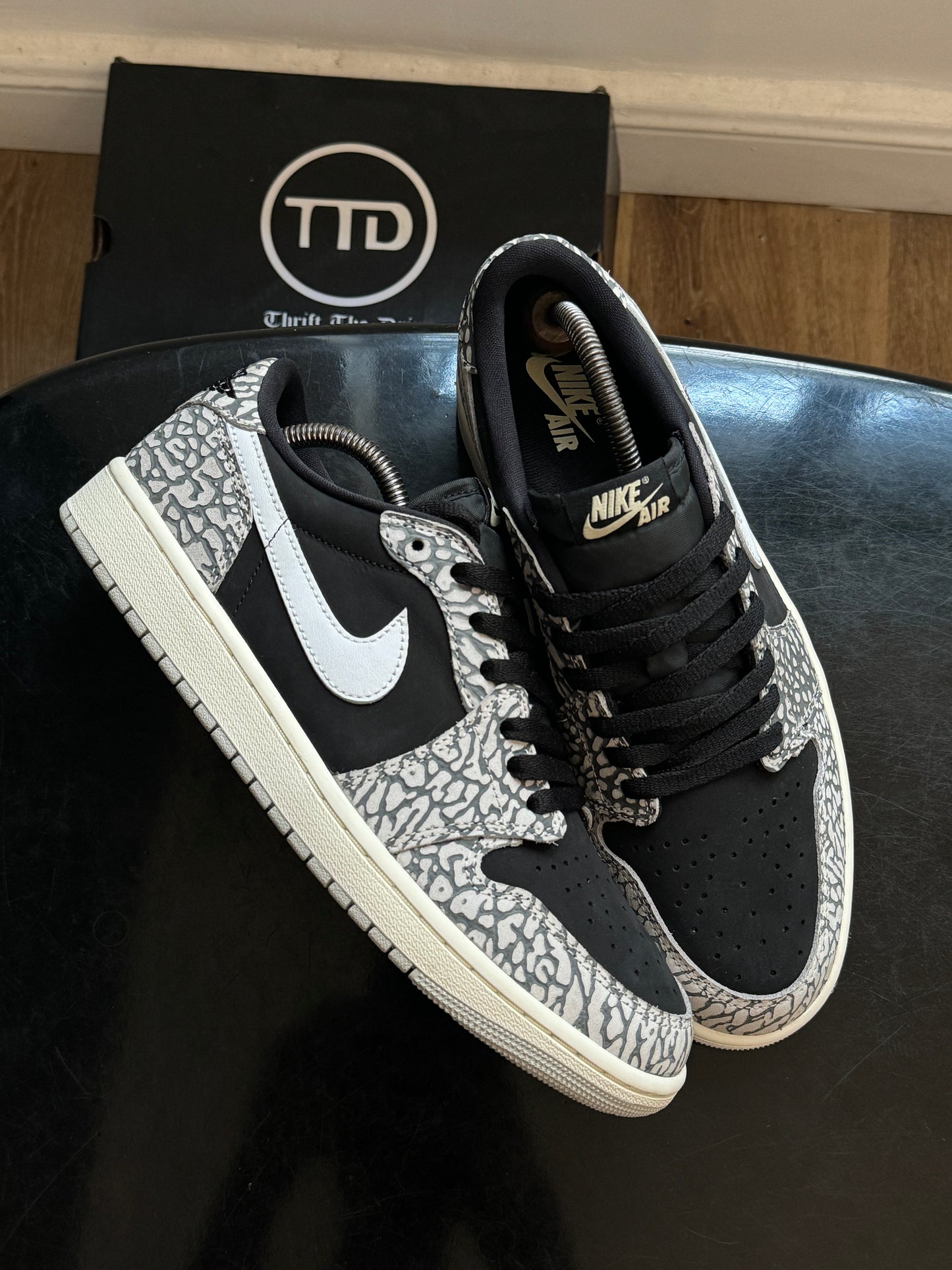 Jordan 1 low Cement