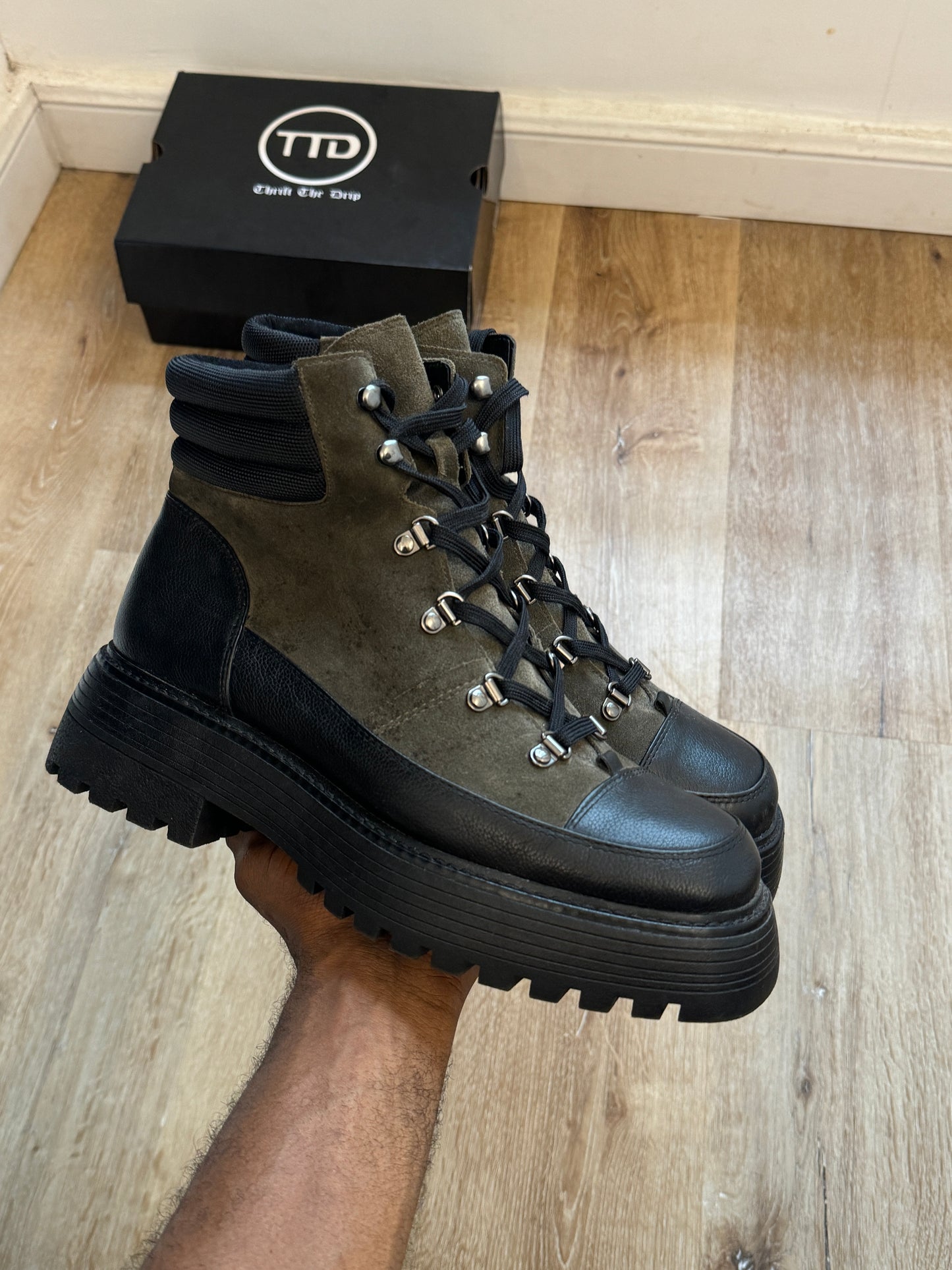VINCI CAMUTO BOOTS
