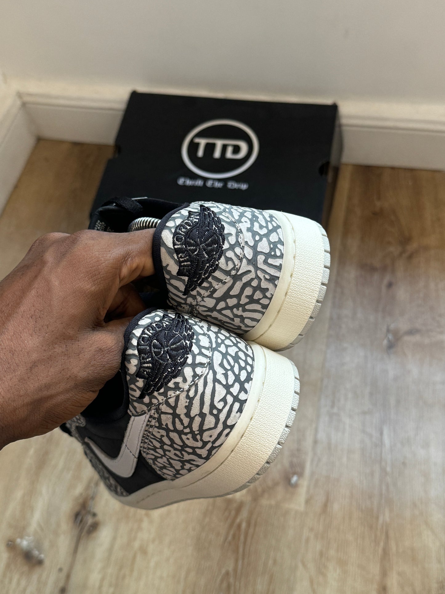 Jordan 1 low Cement