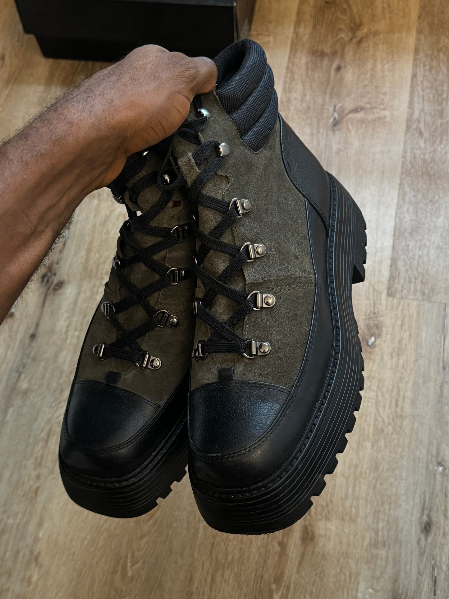 VINCI CAMUTO BOOTS