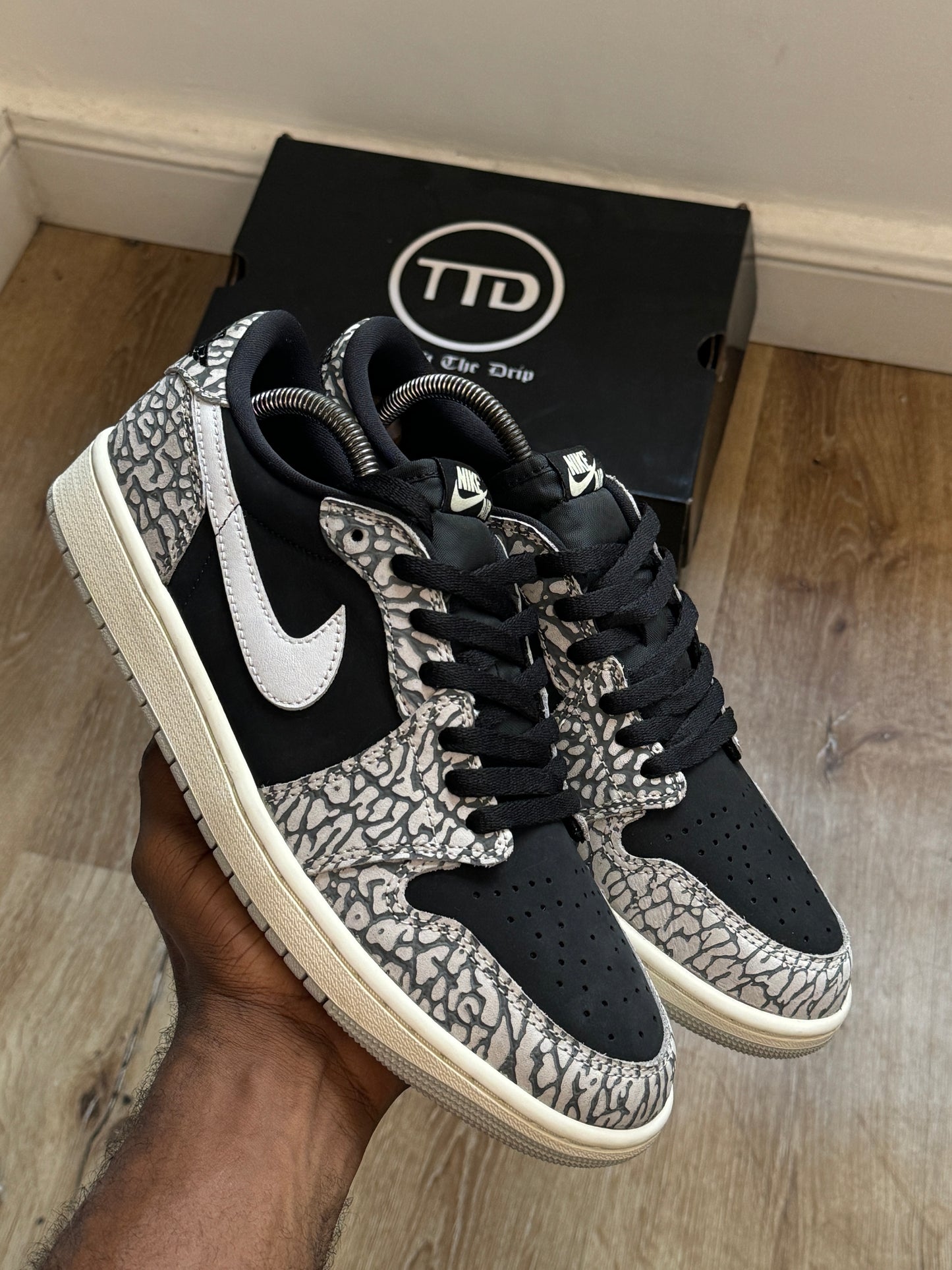 Jordan 1 low Cement
