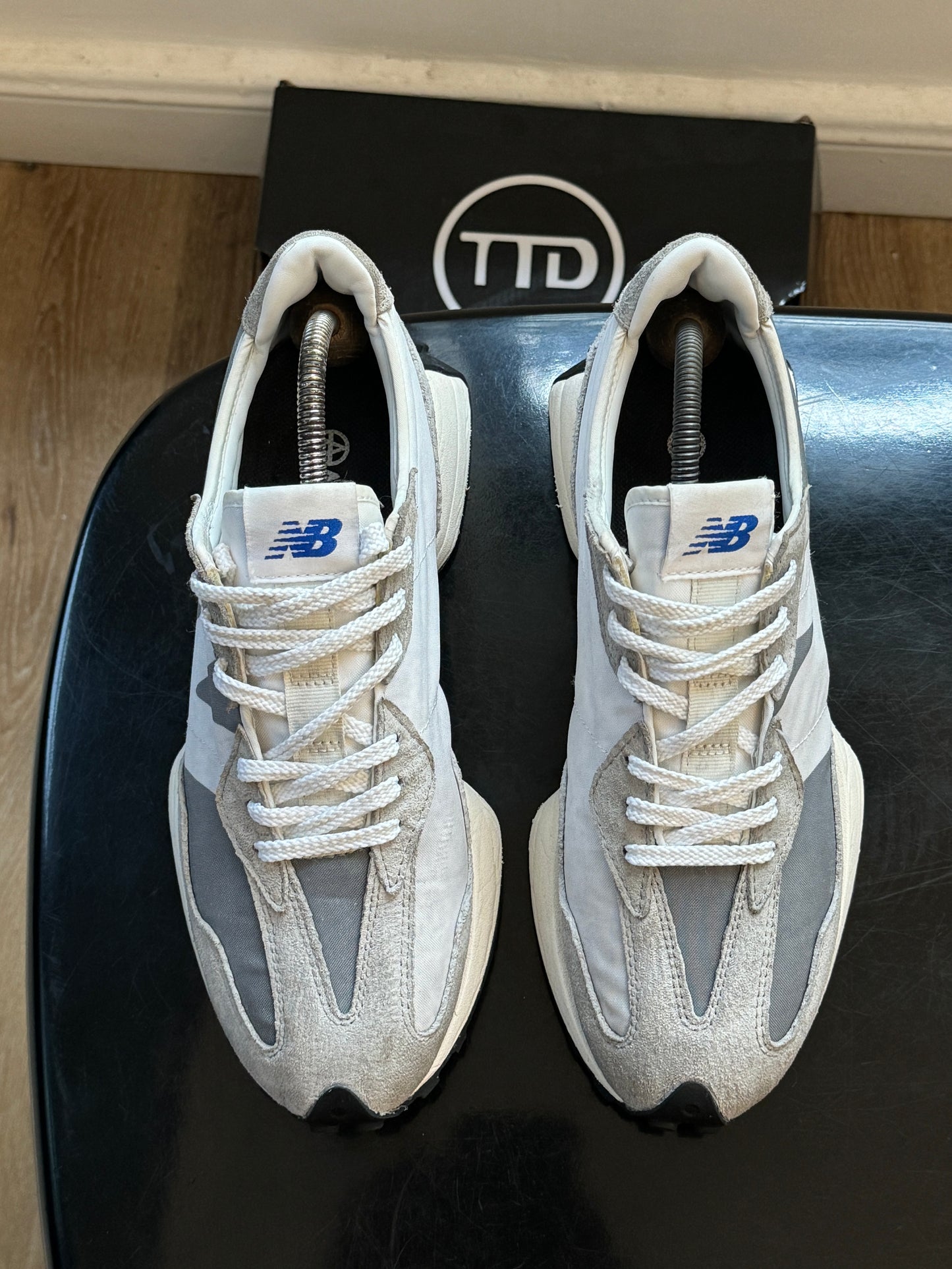 New Balance 327 Grey
