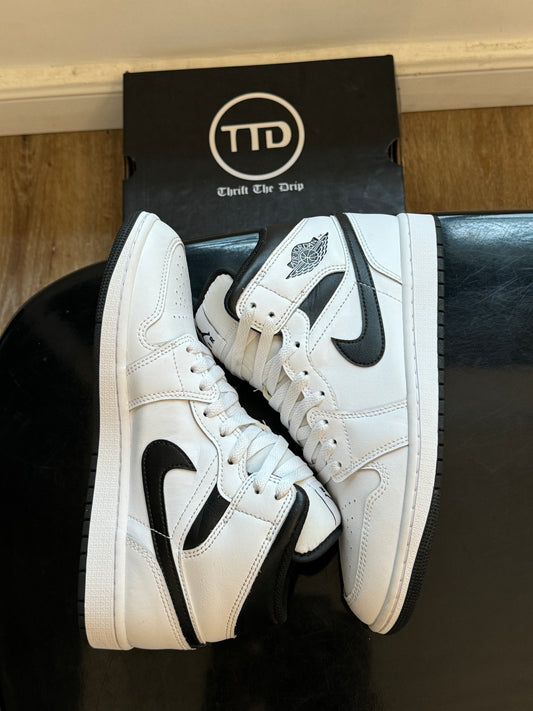 Nike Air Jordan 1 Mid Reverse Panda